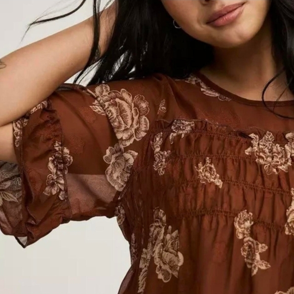 🌹 Sheer Brown Rose Print Ruffle Sleeve Blouse – Torrid Size 0 🌿
#boho #cottage - Picture 3 of 9